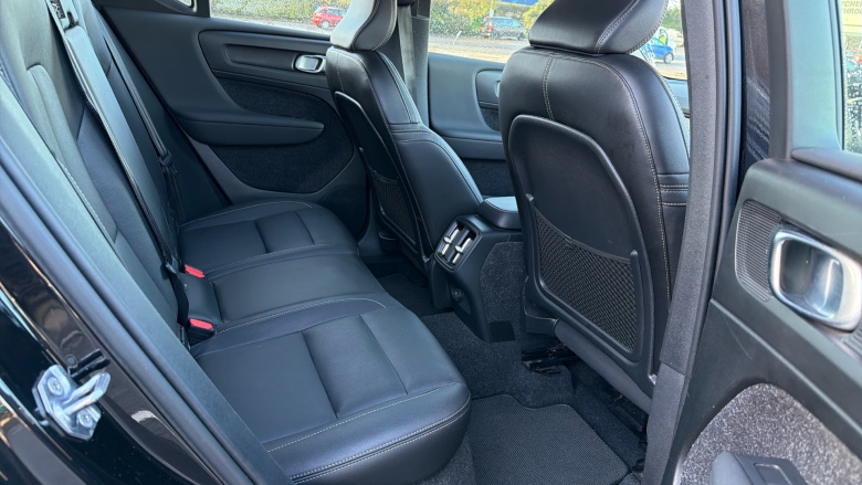 Volvo Xc40 2.0 T4 Inscription 5dr AWD Geartronic Petrol Estate